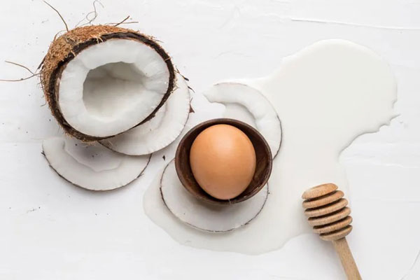 Tips para reparar el cabello dañado - Aceite de coco y huevo como ingredientes esenciales para reparar el pelo seco y maltratado