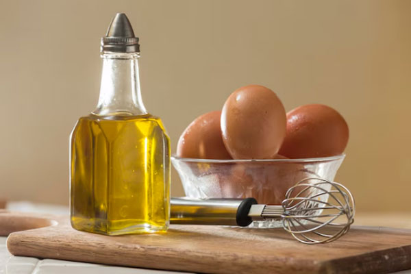 Tips para reparar el cabello dañado - Aceite de oliva y huevo como ingredientes esenciales para preparar una mascarilla capilar