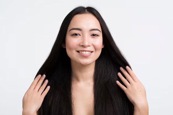 Beneficios del aloe vera - Joven consigue estimular el crecimiento del cabello con el uso regular de la sábila 