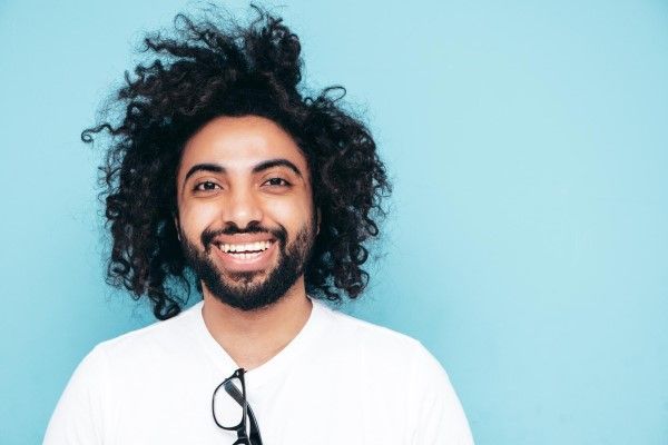 lavar el pelo rizado