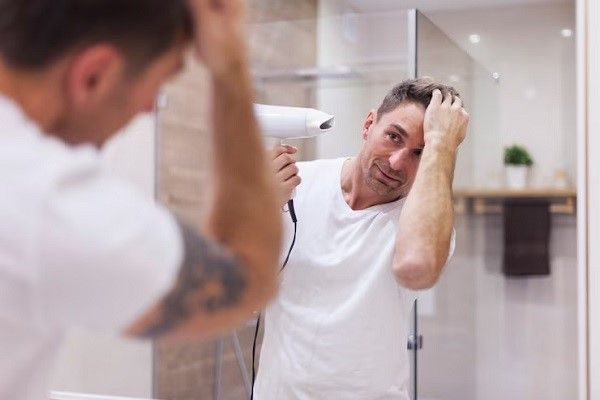 errores que cometen los hombres con su pelo