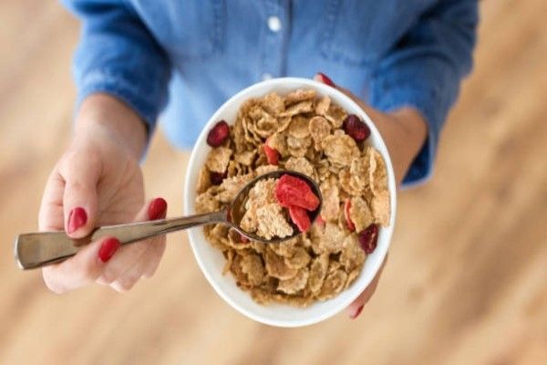 Alimentos ricos en nutrientes para un cabello más fuerte.