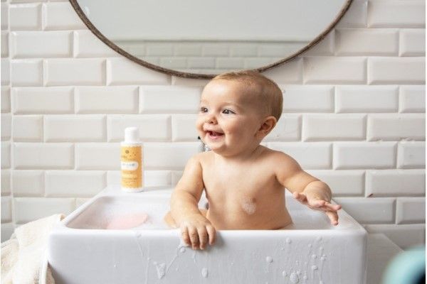 bebés con alopecia